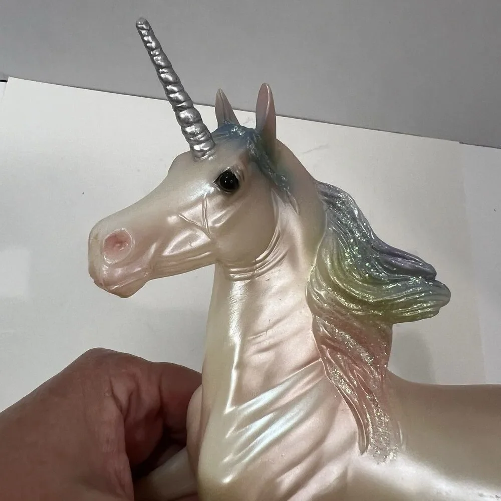 Breyer Skyler Classic Unicorn Rainbow Glitter Shimmer Pearlescent Horse Vintage